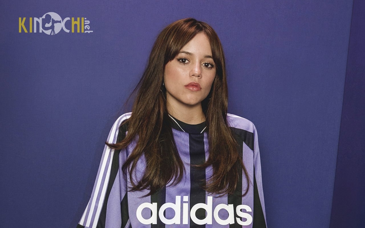 Jenna Ortega "Adidas" kompaniyasi yuziga aylandi